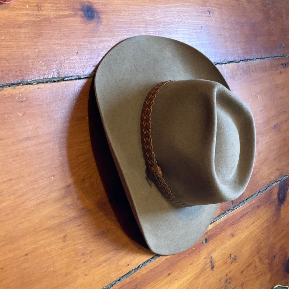 Akubra Tan Felt Outback Hat with Braided Leather Band